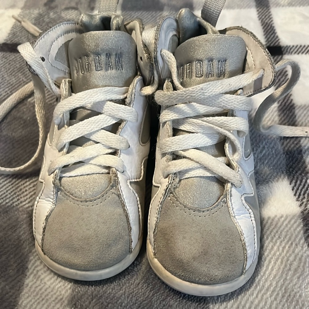 Kids Nike Air Jordan Gray/White Sneakers Size 10c